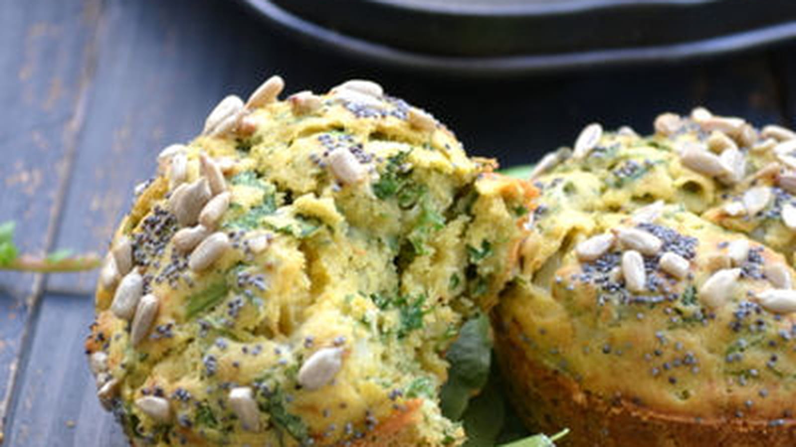 Muffins salés aux fanes de radis et au chèvre
