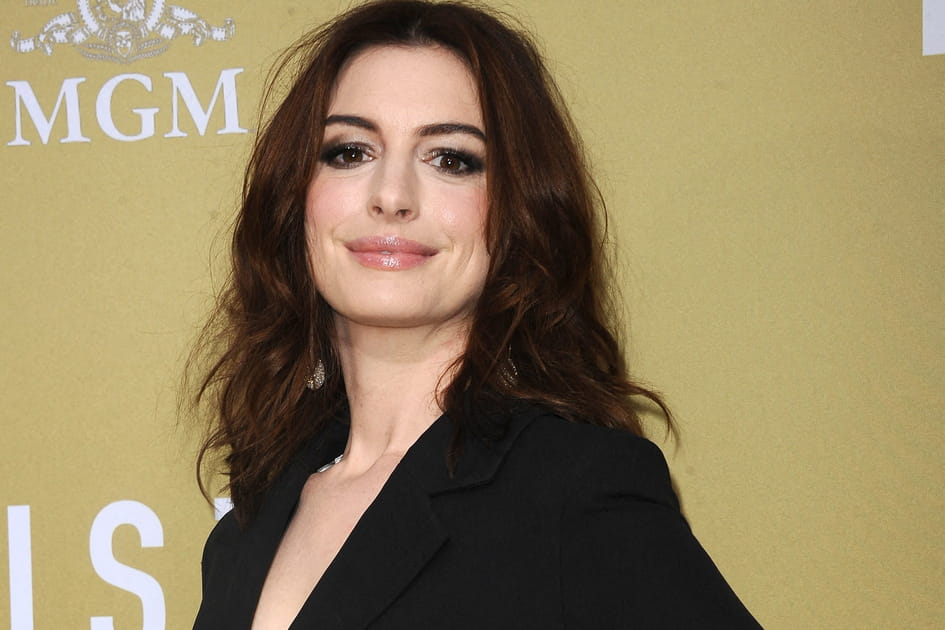 Le carr&eacute; wavy d'Anne Hathaway