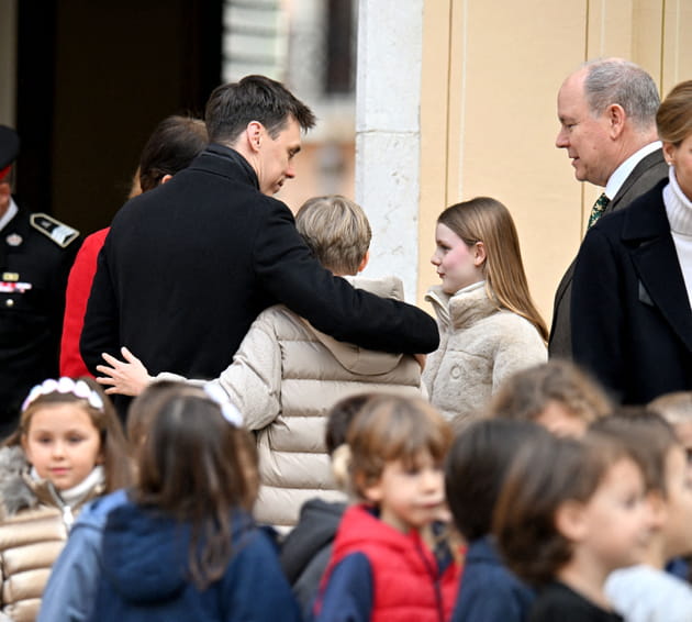 Louis Ducruet, affectueux avec les jumeaux Jacques et Gabriella : distribution des cadeaux à Monaco