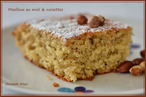 Moelleux au miel & noisettes