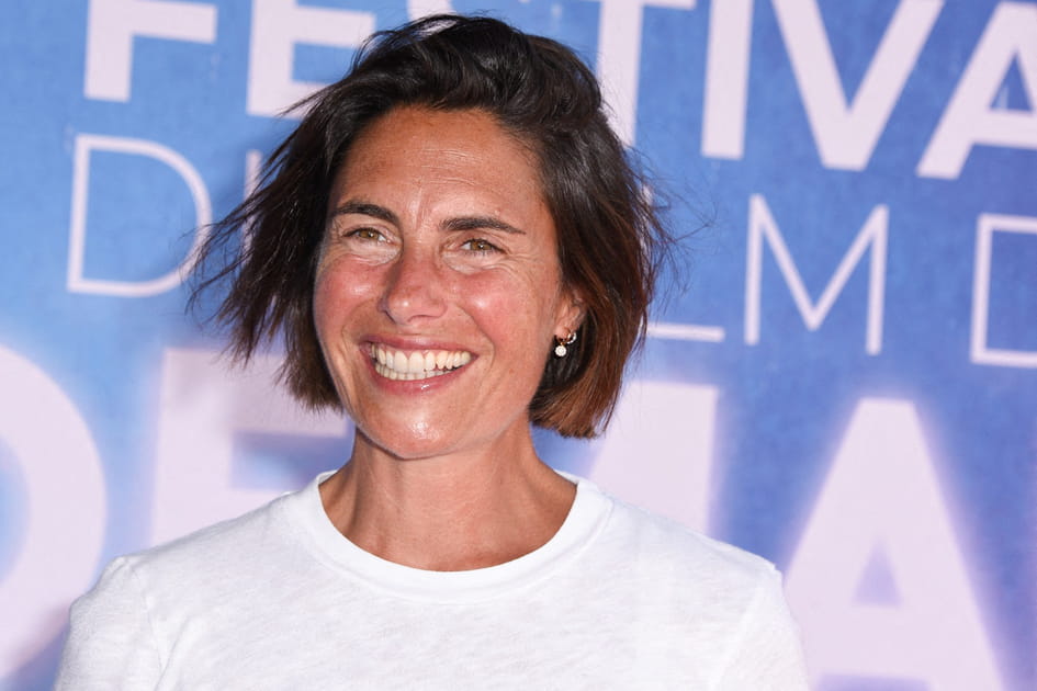 Les cheveux bruns et le carr&eacute; court d'Alessandra Sublet