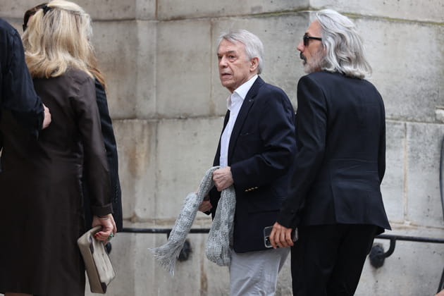 Salvatore Adamo, devant l'&eacute;glise Saint-Roch&nbsp;: fun&eacute;railles de Jane Birkin