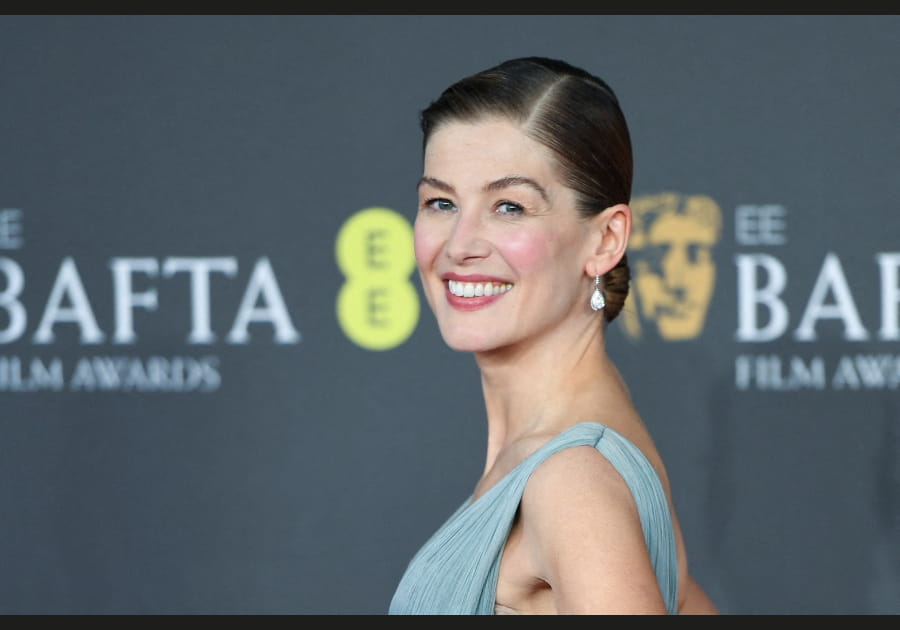 Flop&nbsp;: le blush tr&egrave;s pigment&eacute; de Rosamund Pike