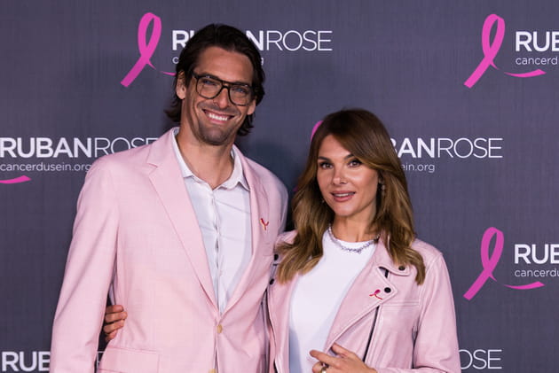 Camille Lacourt et Alice Detollenaere : le couple complice et assorti à la soirée Ruban Rose