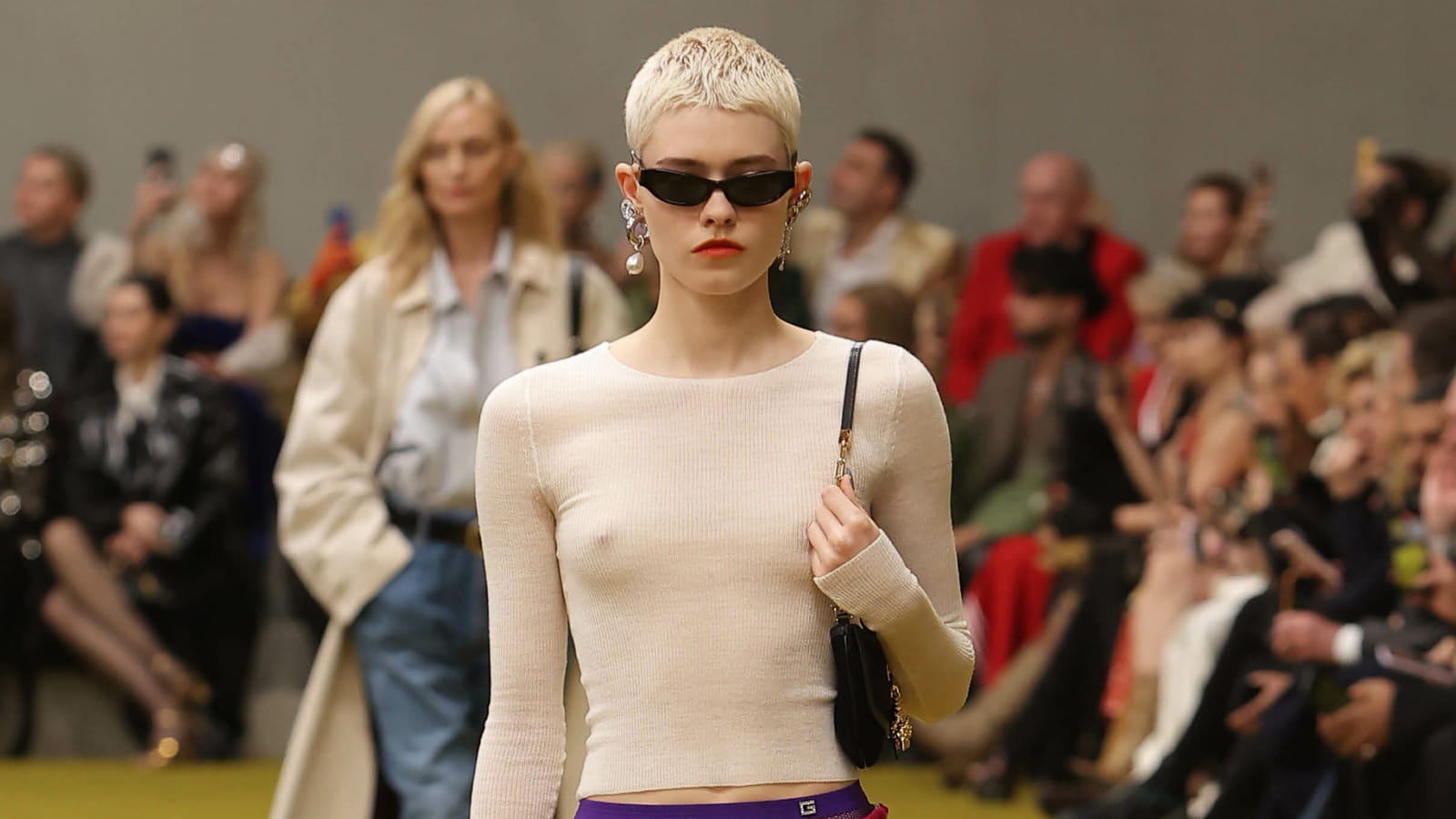 Look 10