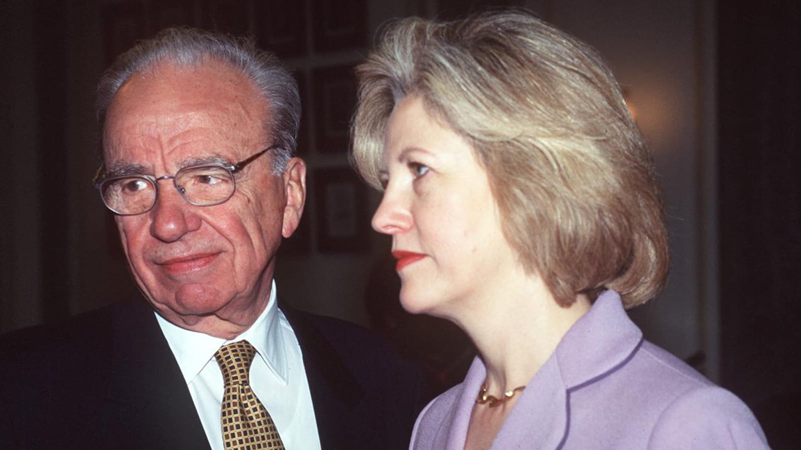 Rupert Murdoch et Anna Torv en 1997