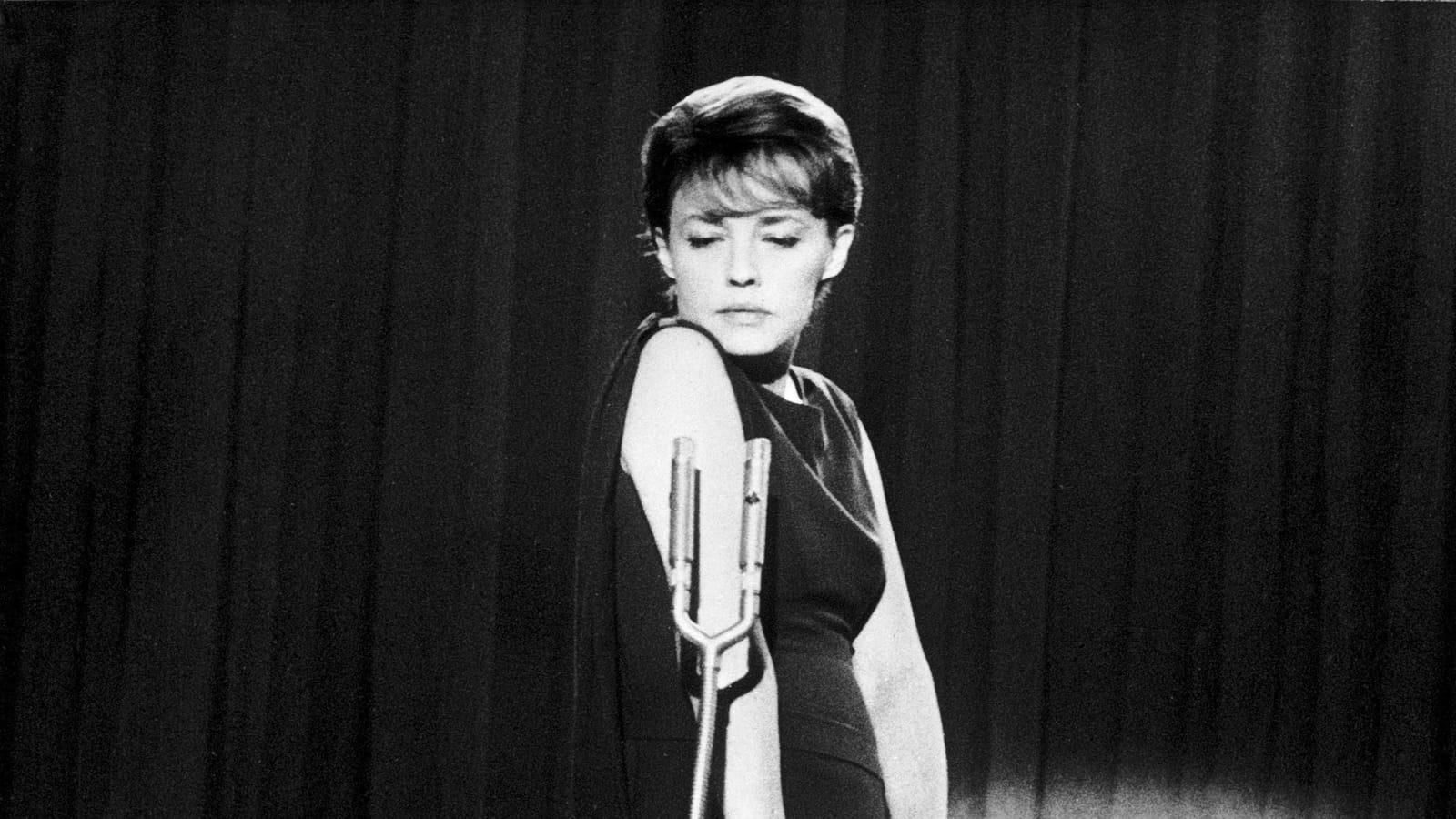 Débuts dans la chanson au casino de Montreux, en 1963