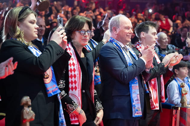 Camille Gottlieb, St&eacute;phanie et Albert de Monaco applaudissent les circassiens