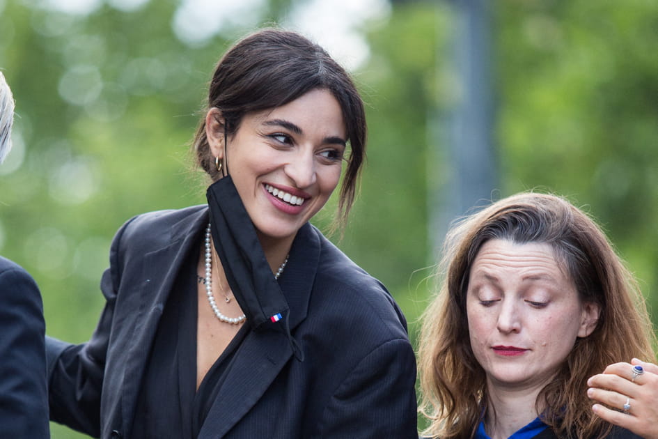 Le chignon bas de Cam&eacute;lia jordana