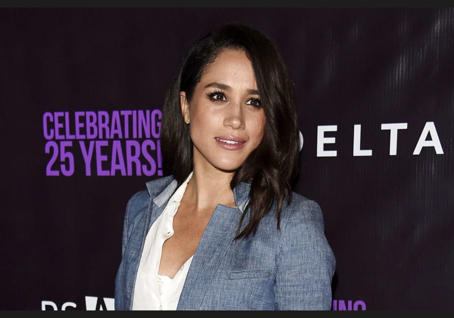 Le mi-long naturel de Meghan Markle