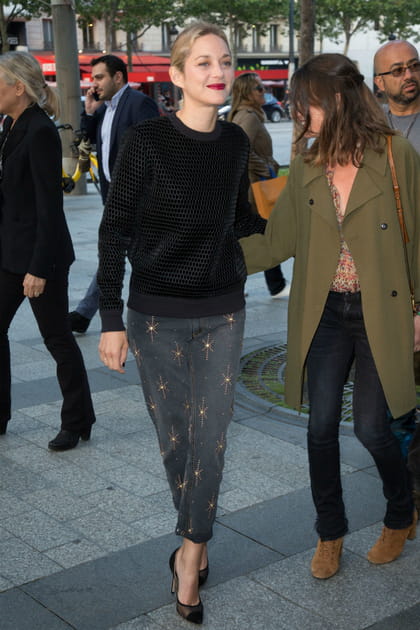 Marion Cotillard, jean brodé de fil d'or