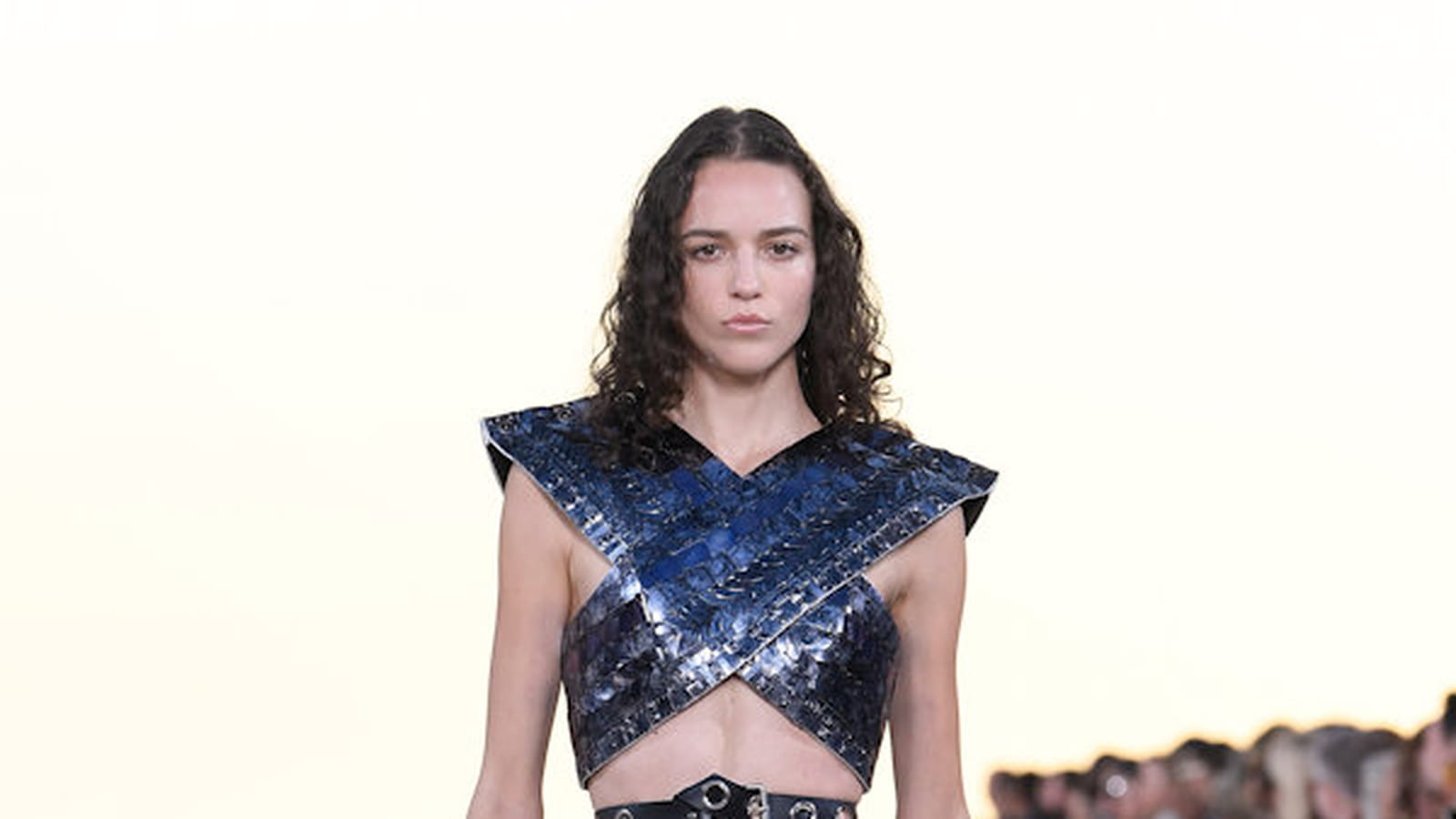 Look 16