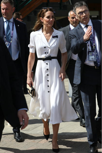 Kate Middleton version ville en robe blanche