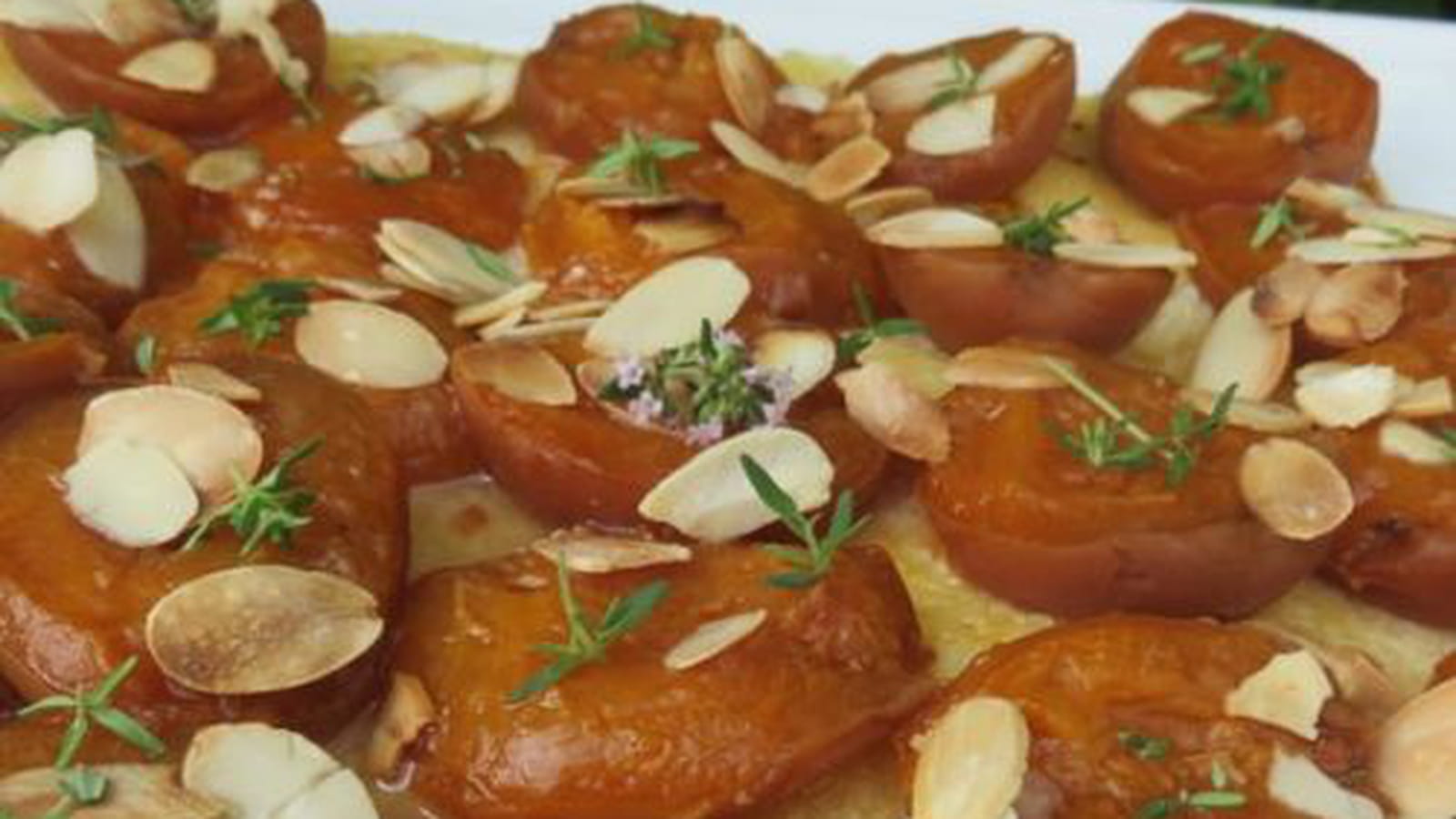 Tarte fraicheur d'été abricots, amandes et thym