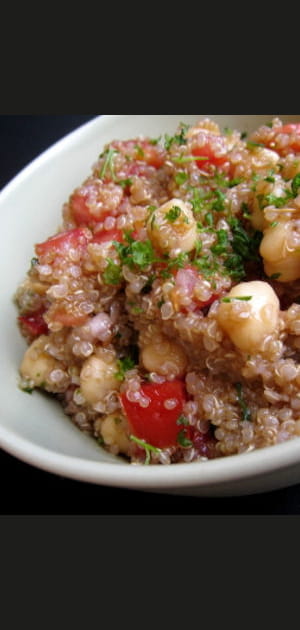 Salade de quinoa pois chiches et tomates