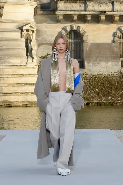 Look 11&nbsp;du d&eacute;fil&eacute; Valentino haute couture automne-hiver 2023-2024