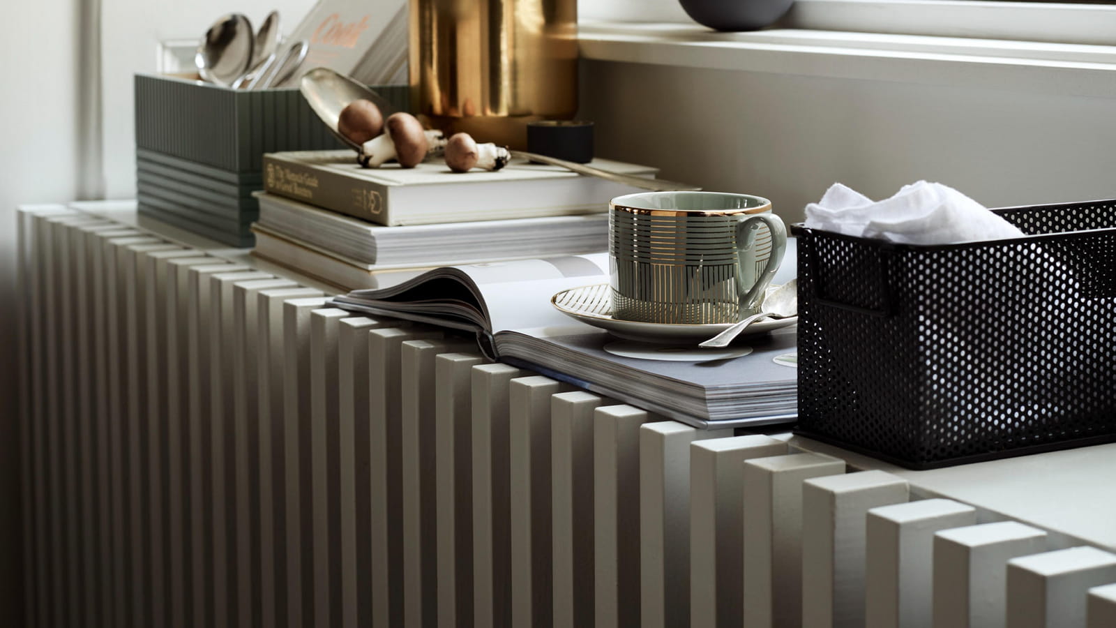 Tasse bleue et dorée