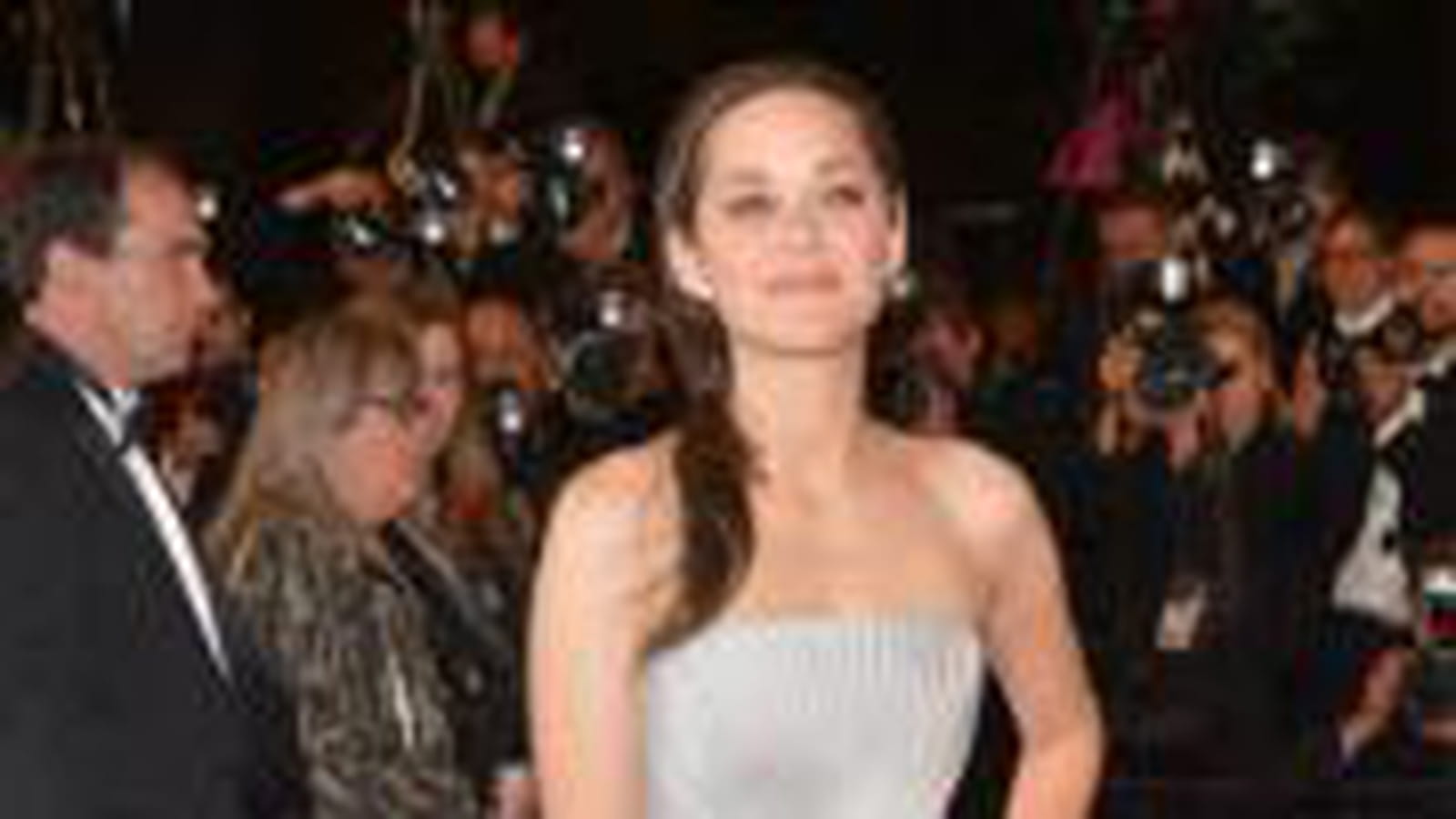 Marion Cotillard, lumineuse en Dior