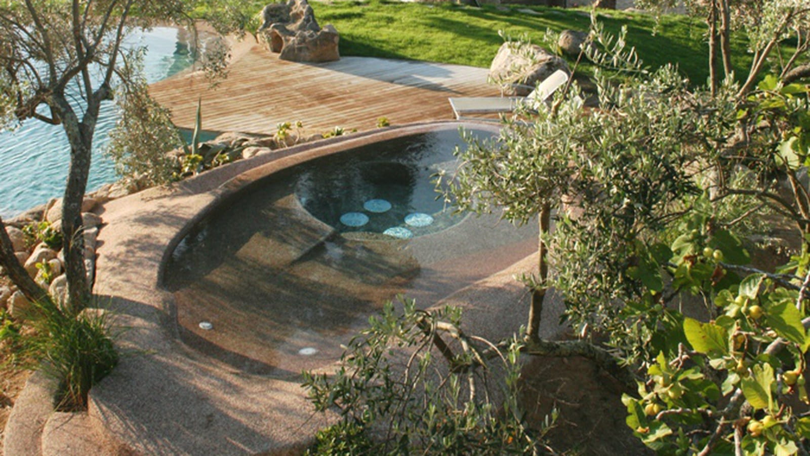 Spa et piscine sauvage