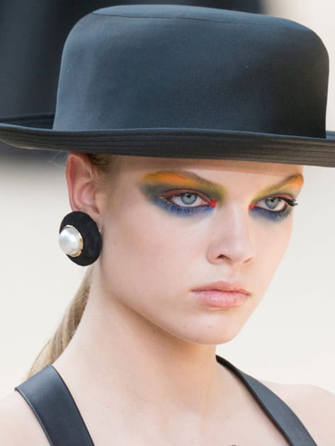 Le rainbow eyes du d&eacute;fil&eacute; Chanel