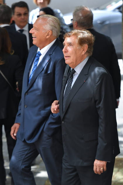 Gérard Louvin, aperçu avec Jean-Pierre Foucault : obsèques de Nonce Paolini