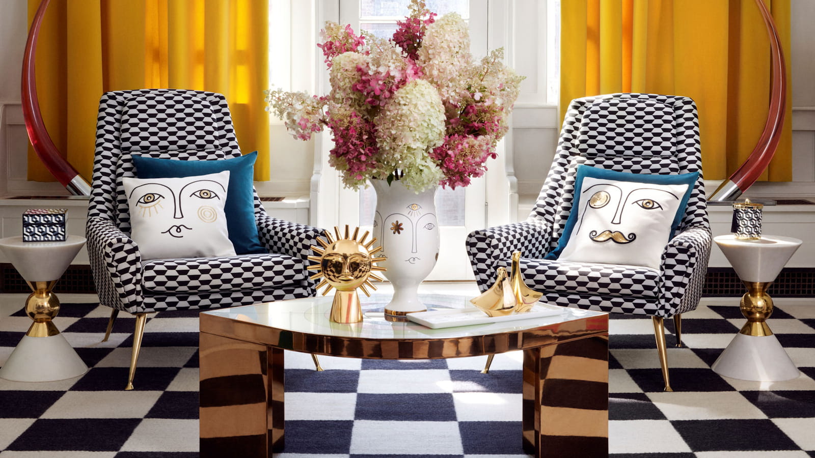 Vases et coussins