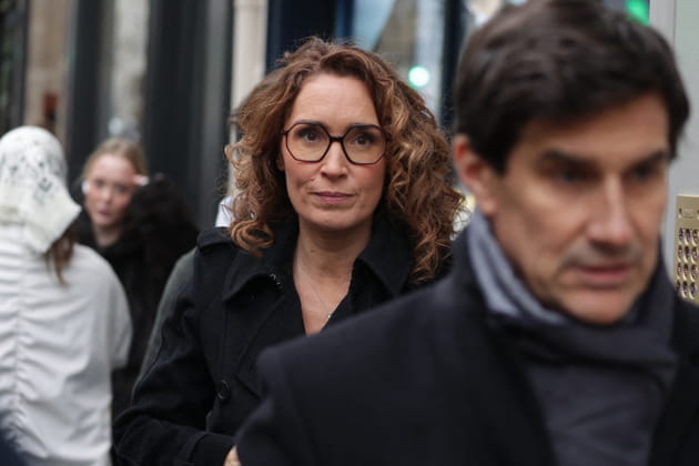 Marie-Sophie Lacarrau, aper&ccedil;ue aux obs&egrave;ques de Catherine Laborde