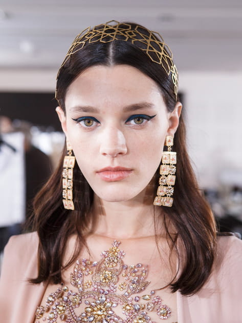 Le teint porcelaine du d&eacute;fil&eacute; Elie Saab