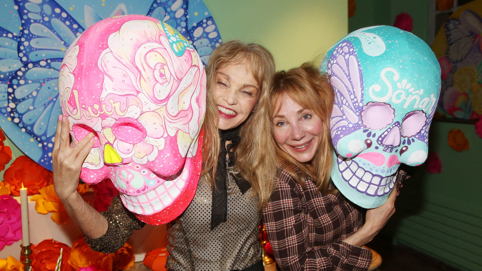 Arielle Dombasle et Julie Depardieu crânent