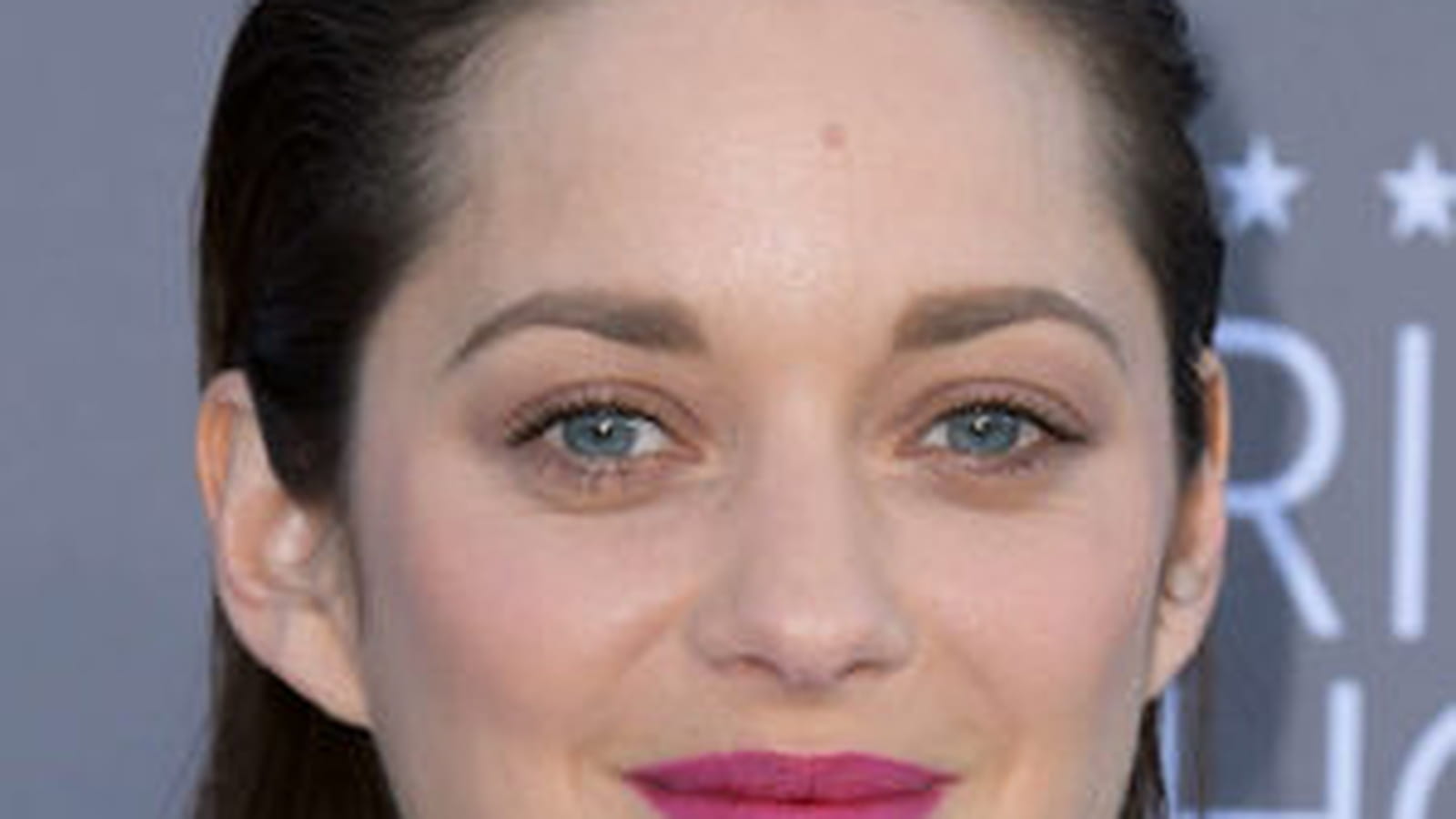 La bouche violine de Marion Cotillard