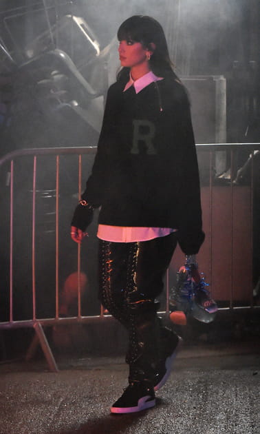 FLOP : Dua Lipa en legging cuir lacé