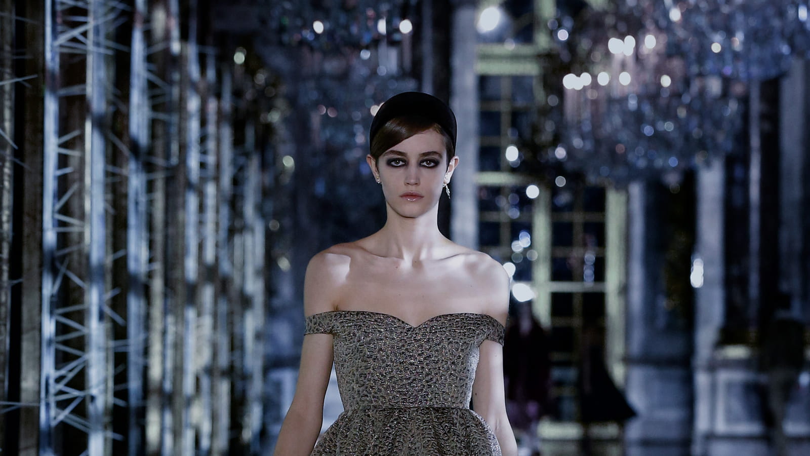 Look 50