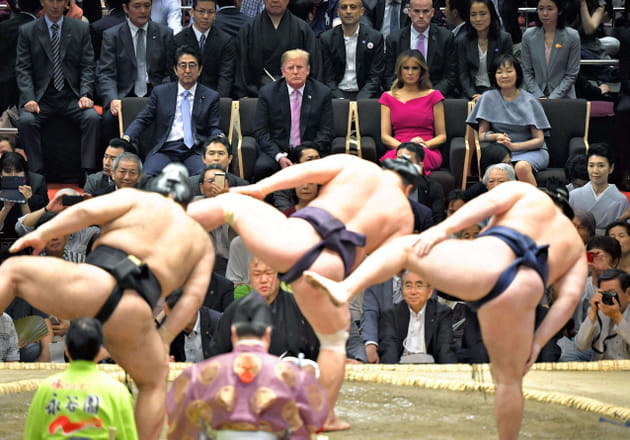 Donald et Melania Trump assistent &agrave; un championnat de sumo