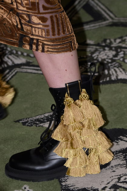 Les boots &agrave; pompons du d&eacute;fil&eacute; Burberry
