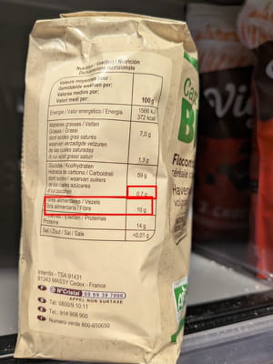 Fibres et sucres dans des flocons d'avoine complet Carrefour Bio