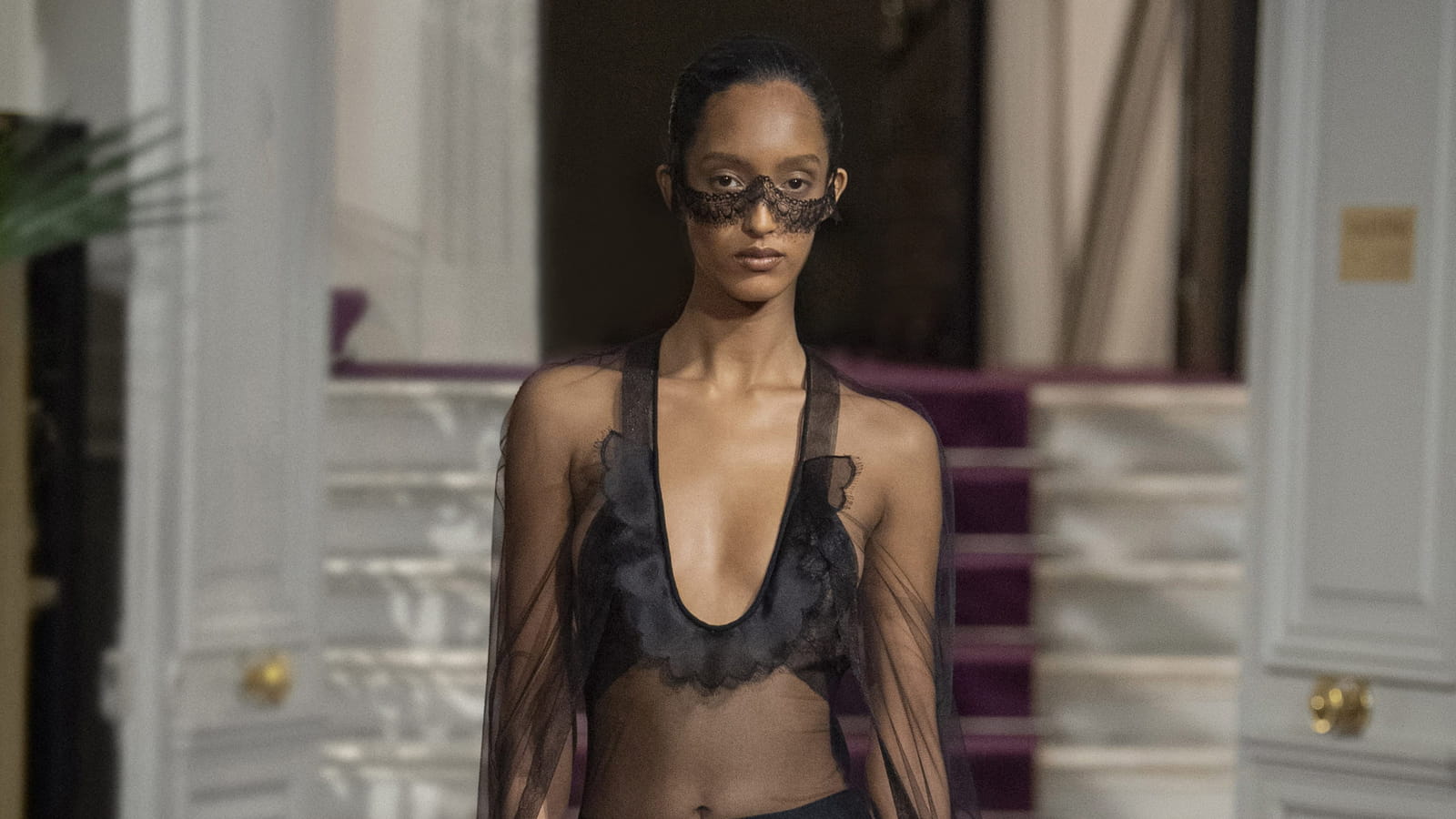Look 62 du défilé Valentino