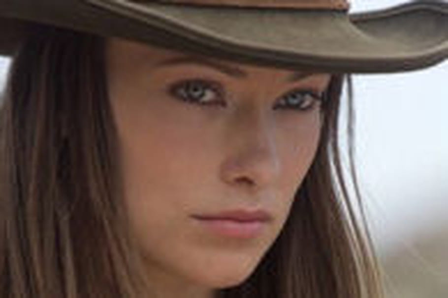 Olivia Wilde et Emma Stone deviennent les nouvelles égéries de Revlon