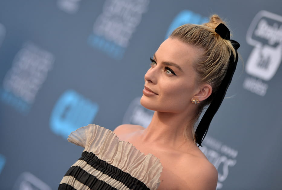 Le ruban dans les cheveux de Margot Robbie