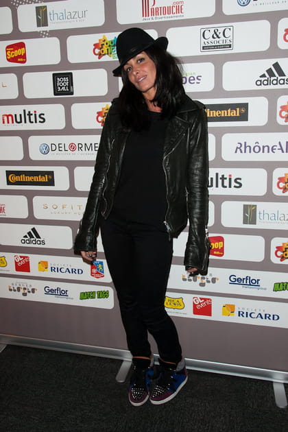 Jenifer en total look noir