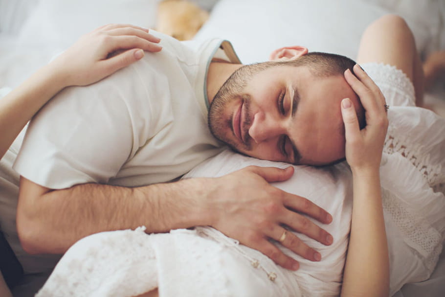 6 conseils pour l'aider à trouver sa place de père