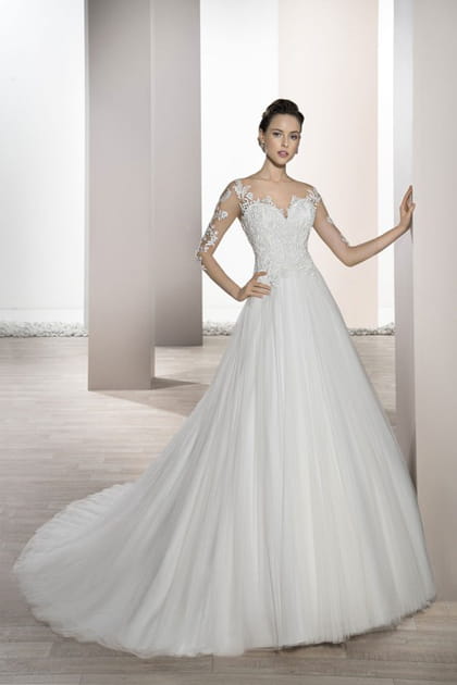 Une robe légère, Demetrios