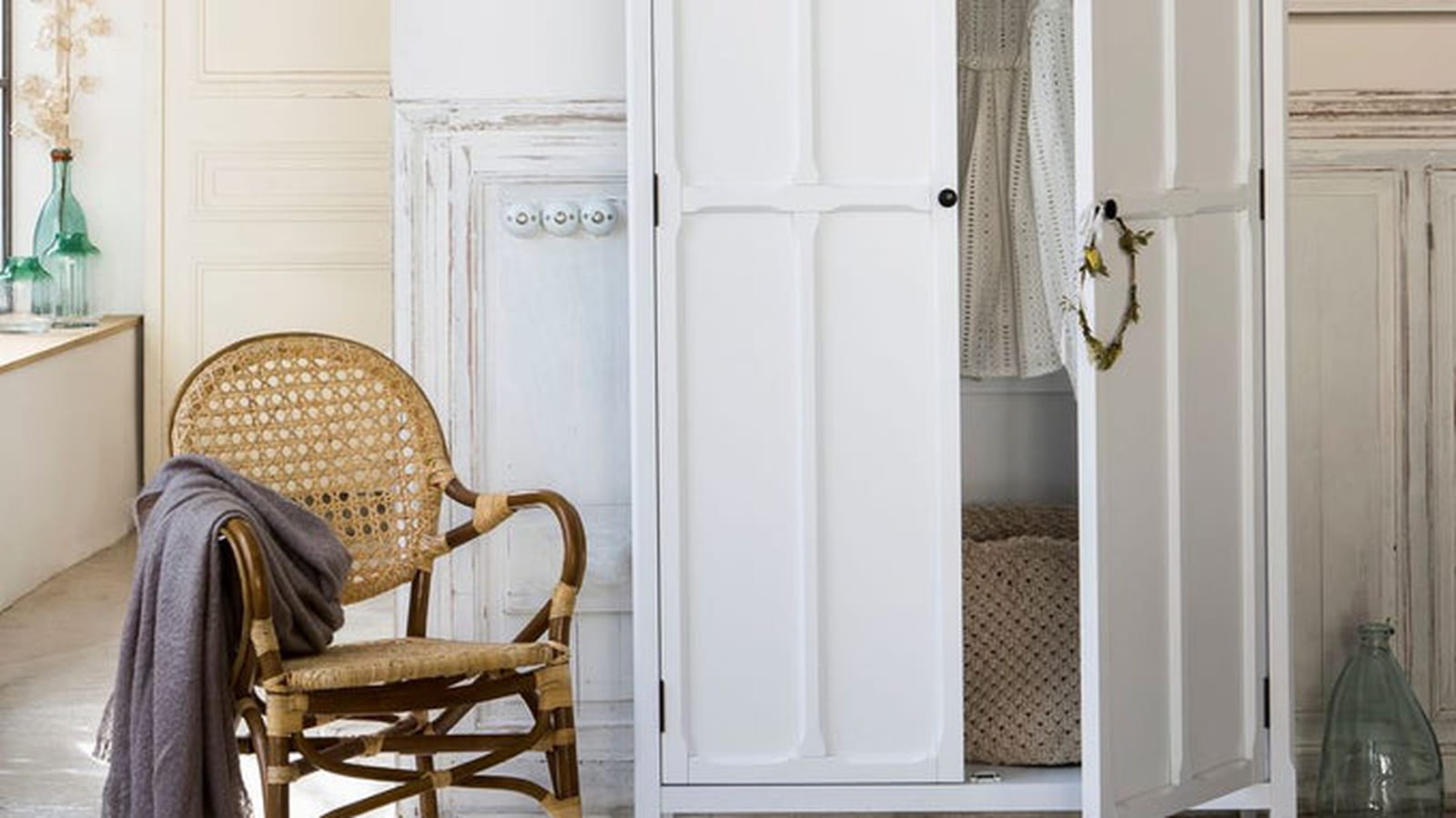 Une armoire parisienne