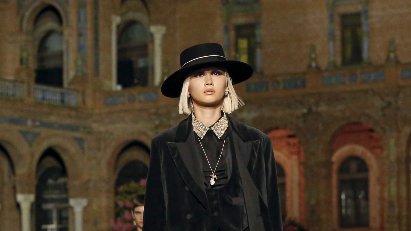 Look 96