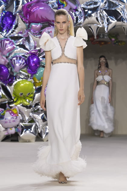 Look 1 du défilé Giambattista Valli