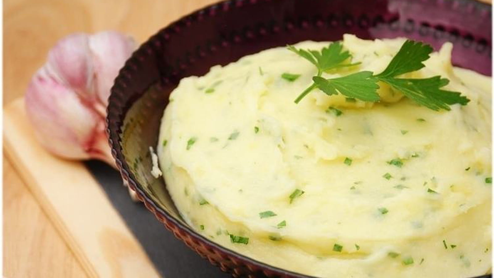 Purée de pommes de terre au persil