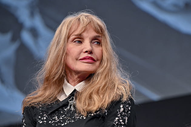 Arielle Dombasle est catholique&nbsp;: "Je l'ai toujours &eacute;t&eacute;"
