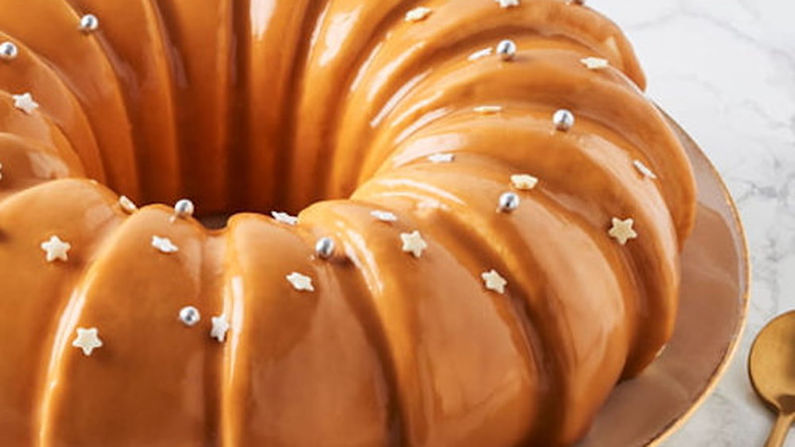 Bûche de Noël au caramel beurre salé de Guérande