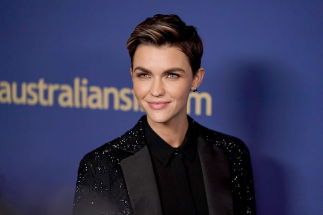 Ruby Rose s'est fait d&eacute;tatouer les mains