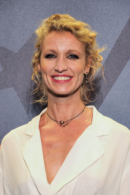 Le smoky eyes glamour d'Alexandra Lamy