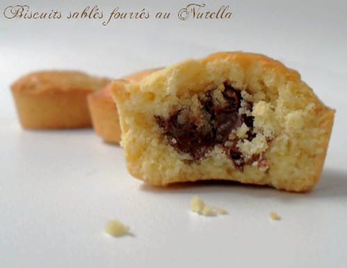 Biscuits sablés fourrés au nutella
